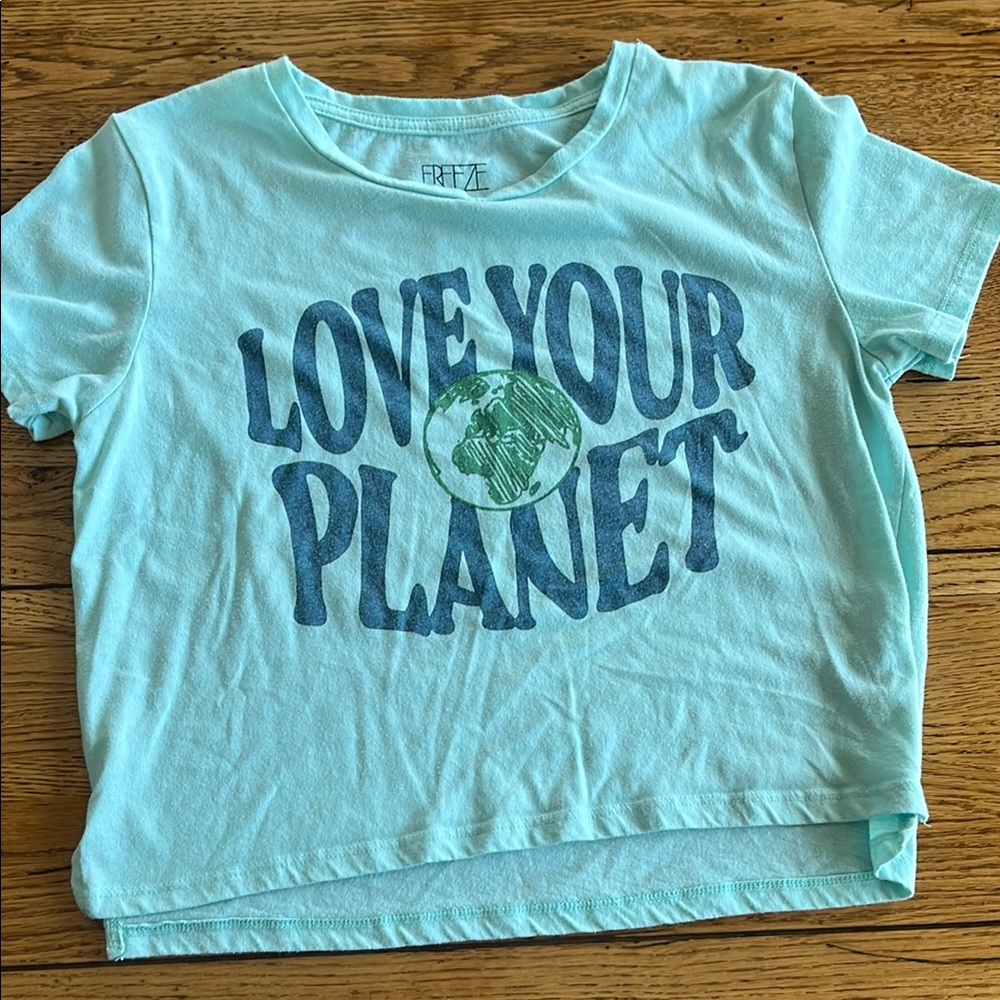 Love Your Planet T-Shirt - Light Blue